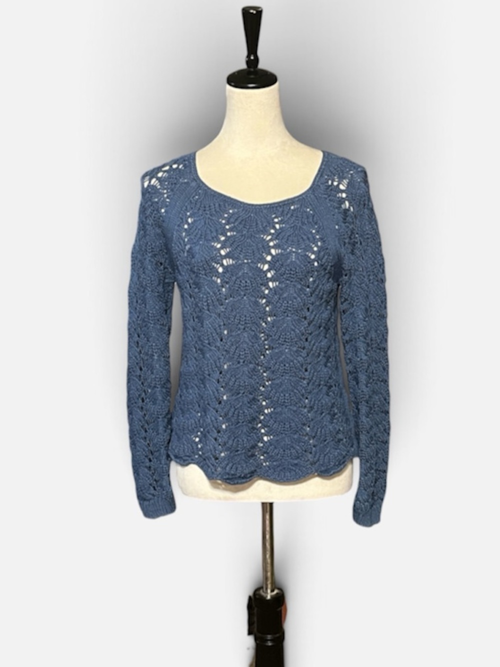 Ann Taylor LOFT Scalloped Hem Open Knit Crochet Sweater in Blue Size M